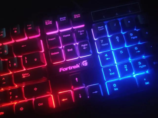 Teclado Fortrek Blackfire RGB Rainbow - Foto 4
