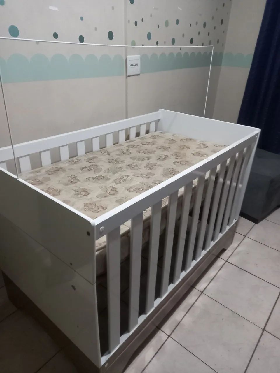 Berço com colchão 