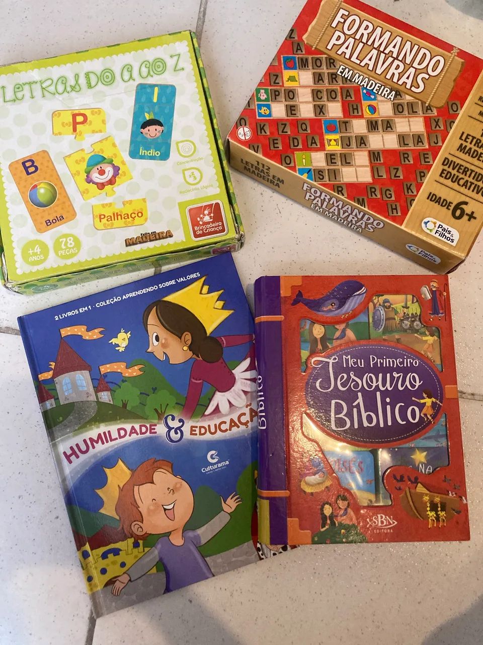 Jogos educativos e livros