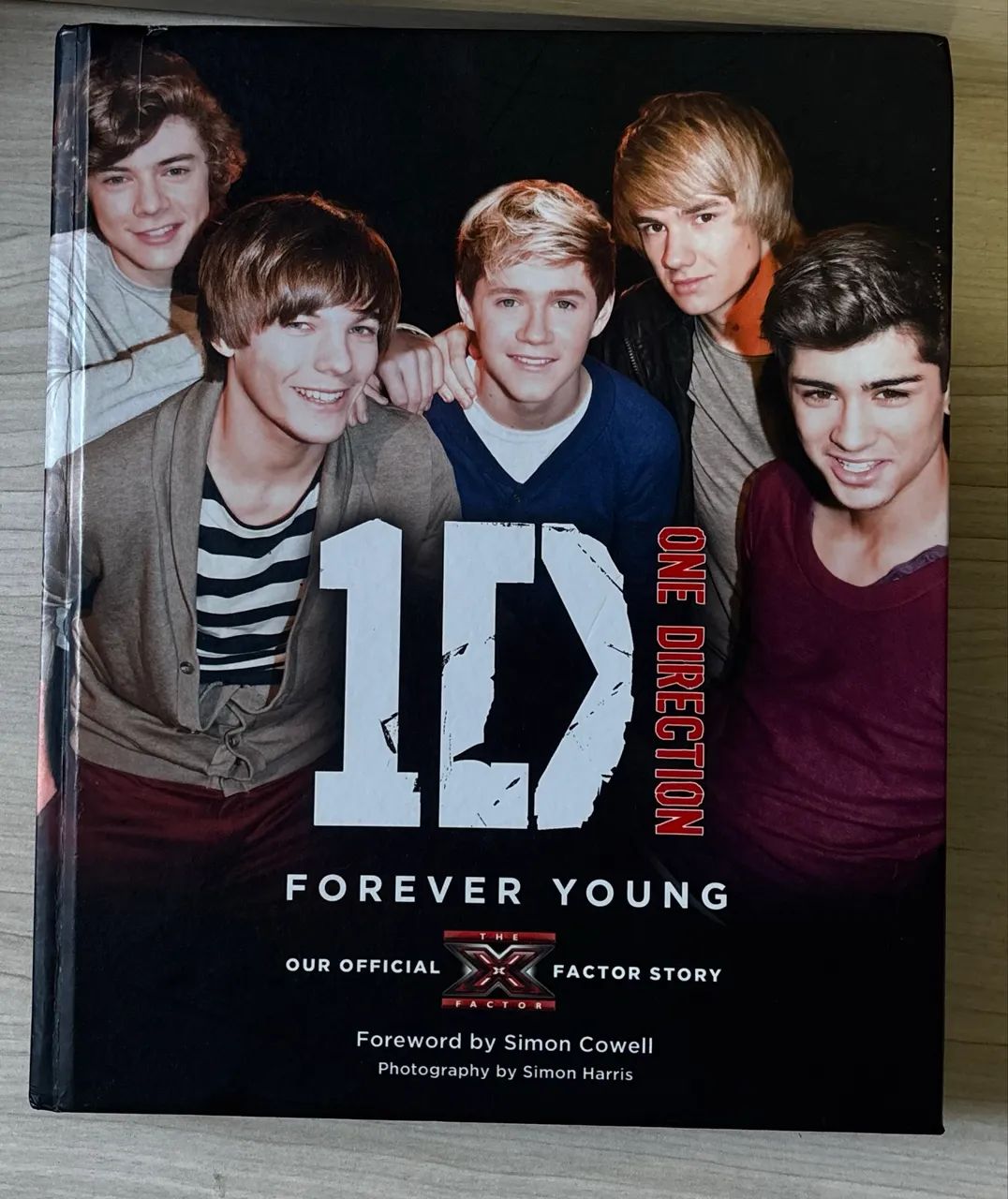 Livro one direction Forever young 