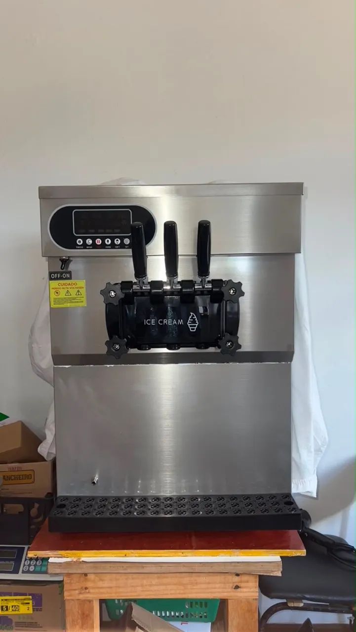 Máquina de Sorvete 