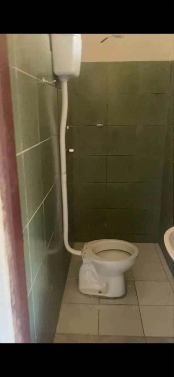 Alugo casa Saraiva 1200,00 com garagem 
