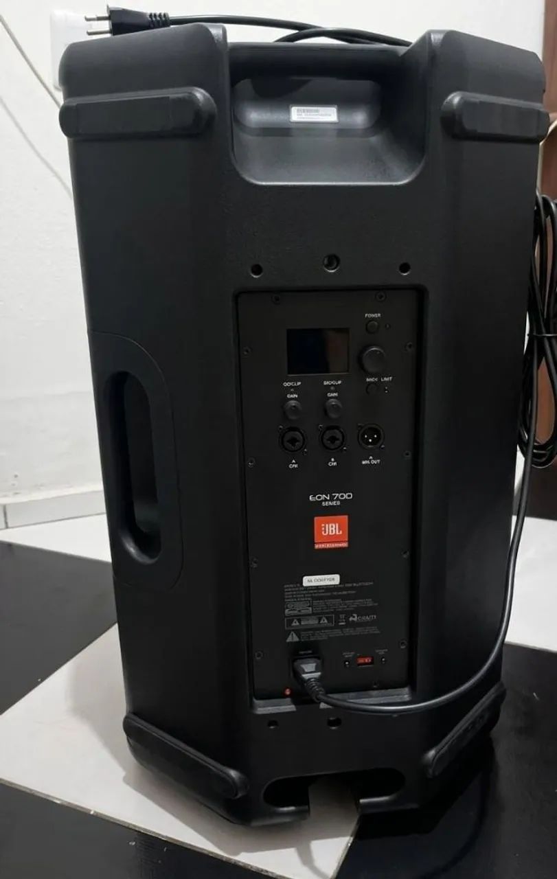 Caixa ativa JBL EON 715 - Foto 2