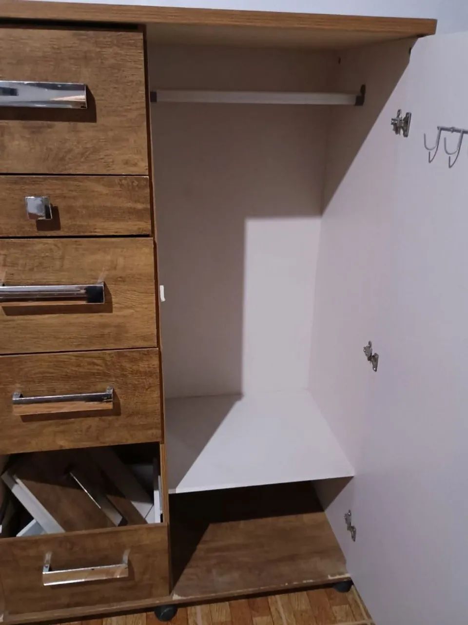 Cômoda com 6 gavetas e 2 portas, Mdp cor amêndoa - Foto 4