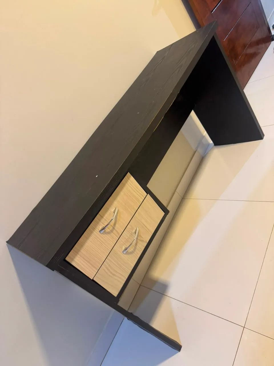 Mesa com 2 gavetas 