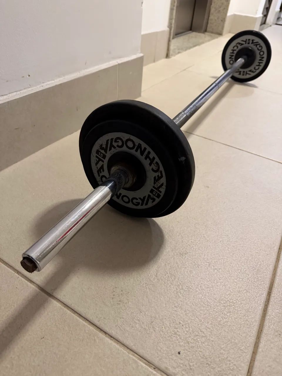 Barra montada Technogym 15kg - Foto 2