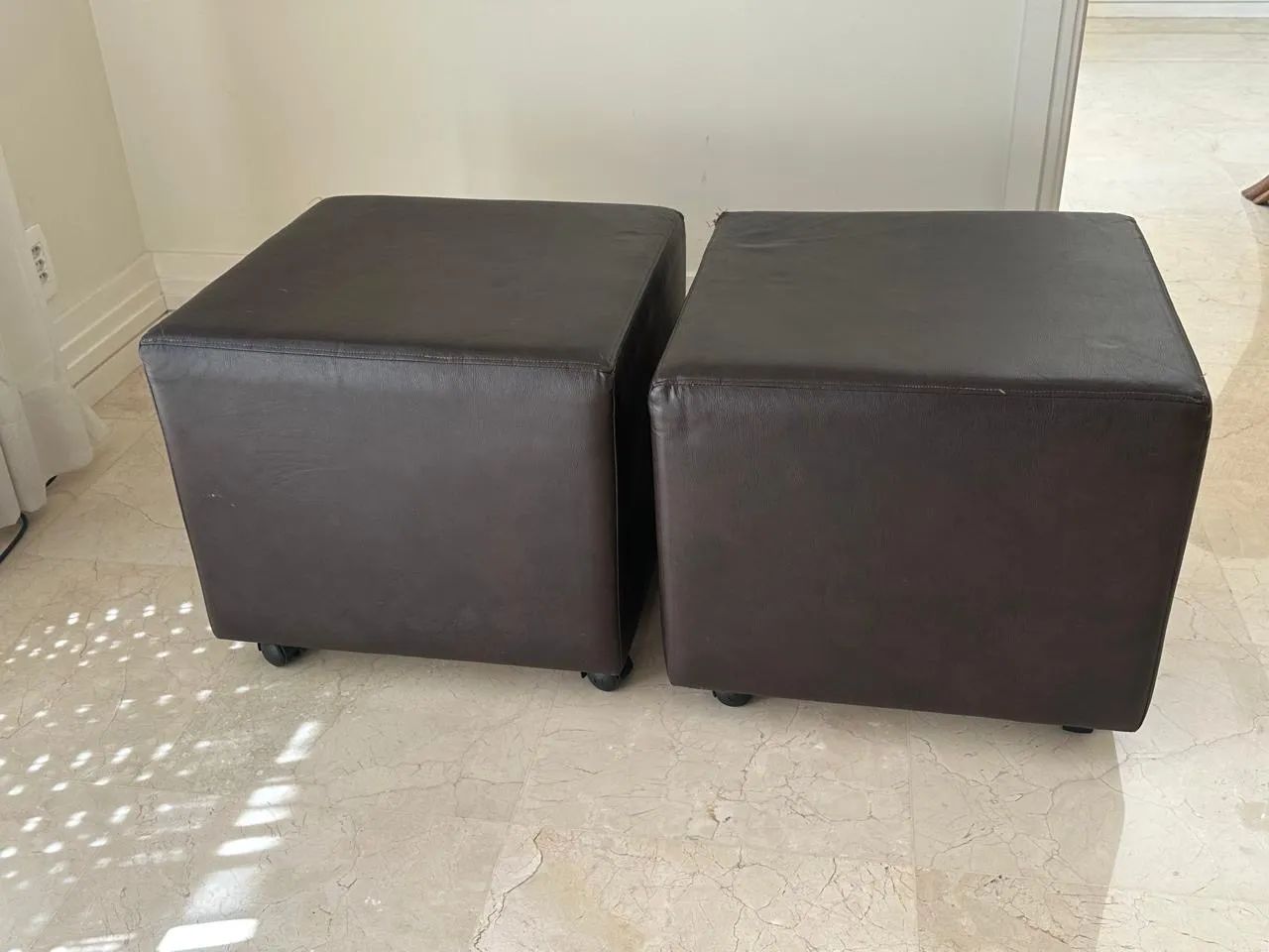 Par de puffs cubo - Foto 3