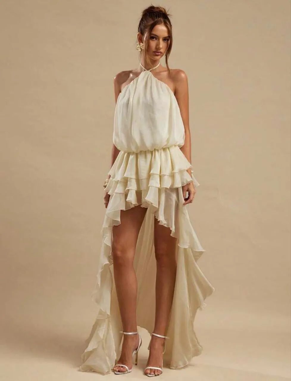 Vestido elegante cor marfim 