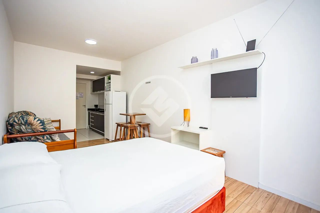 Studio mobiliado com 28 m² no Centro de Curitiba - Living Smart Compact Residences codigo: - Foto 4