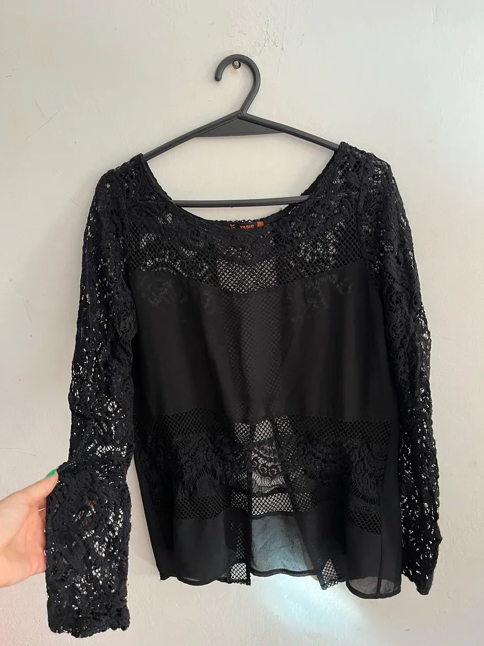 Blusa Preta de Renda