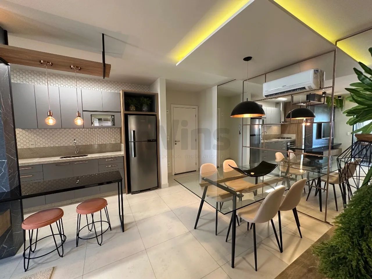 Apartamento mobiliado 2 dormitórios 1 suíte parcelamento direto - Foto 5