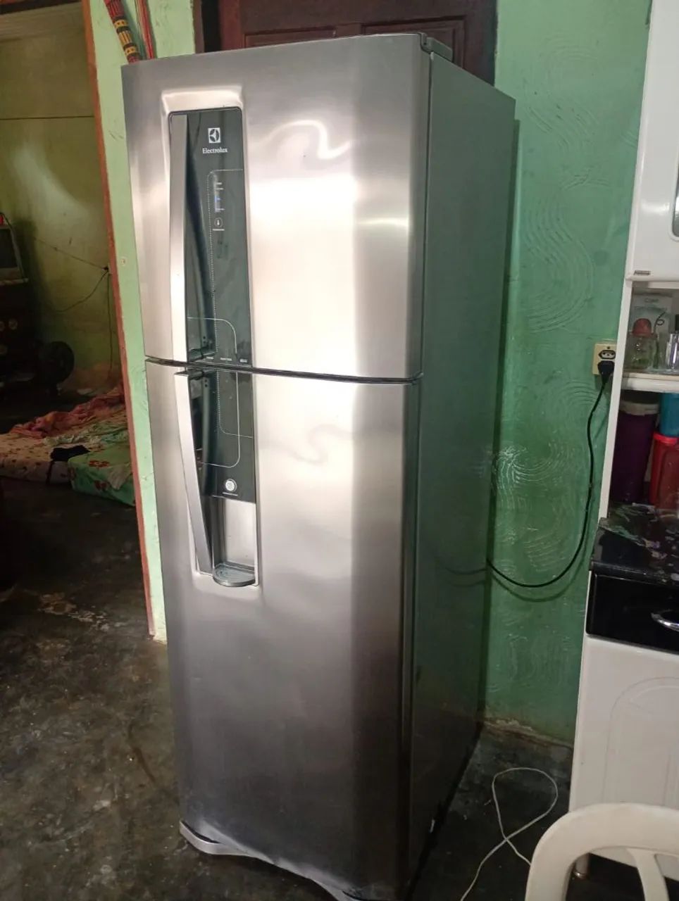 Vendo geladeira Electrolux 