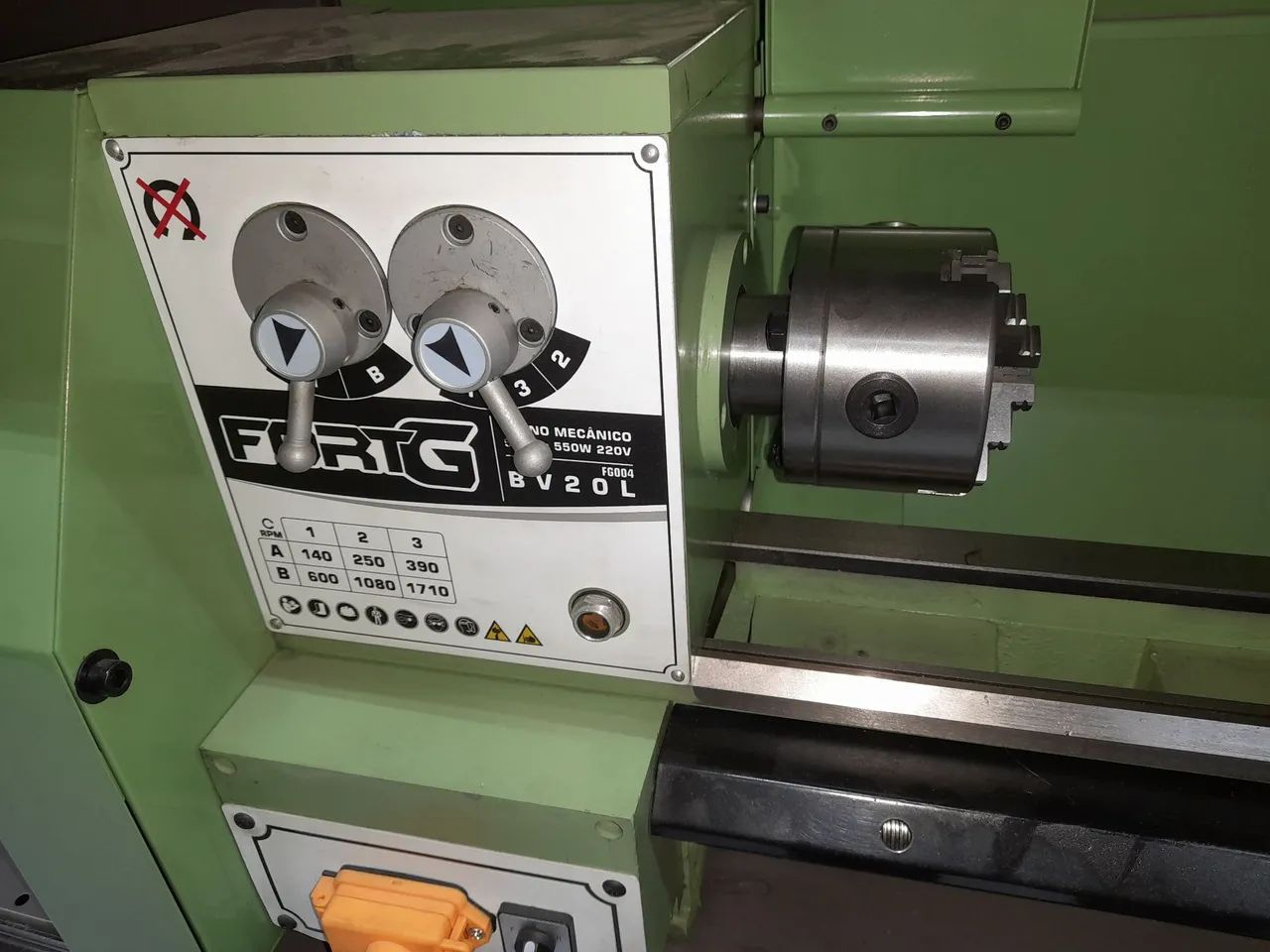 Torno de bancada BV-20