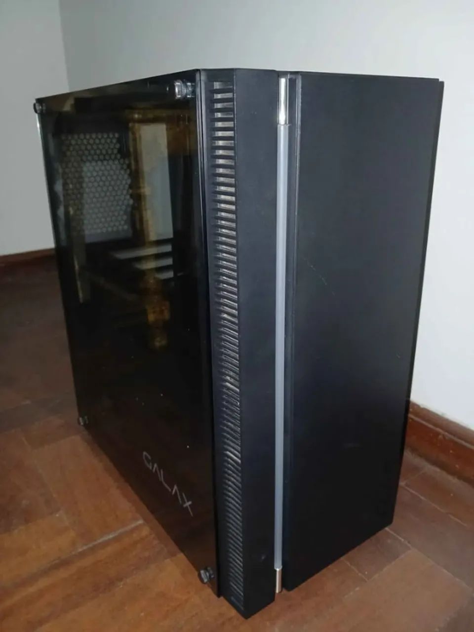 Gabinete GALAX Quasar E-ATX