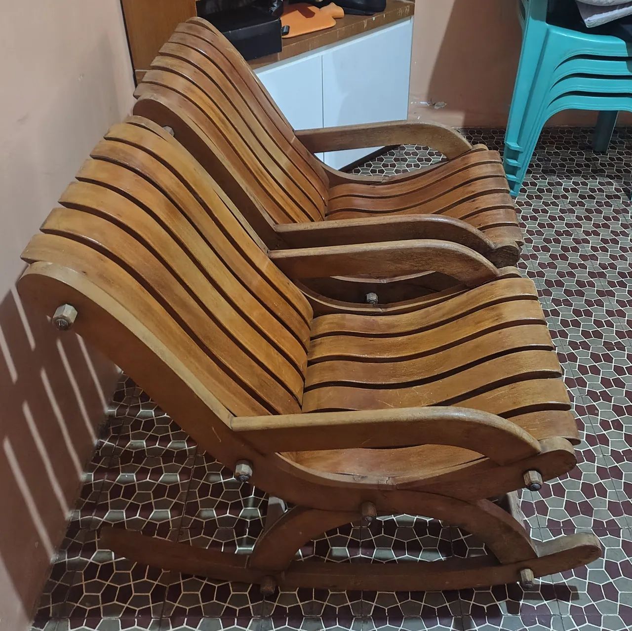 2 Cadeiras de madeiras de lei maciças - Foto 3