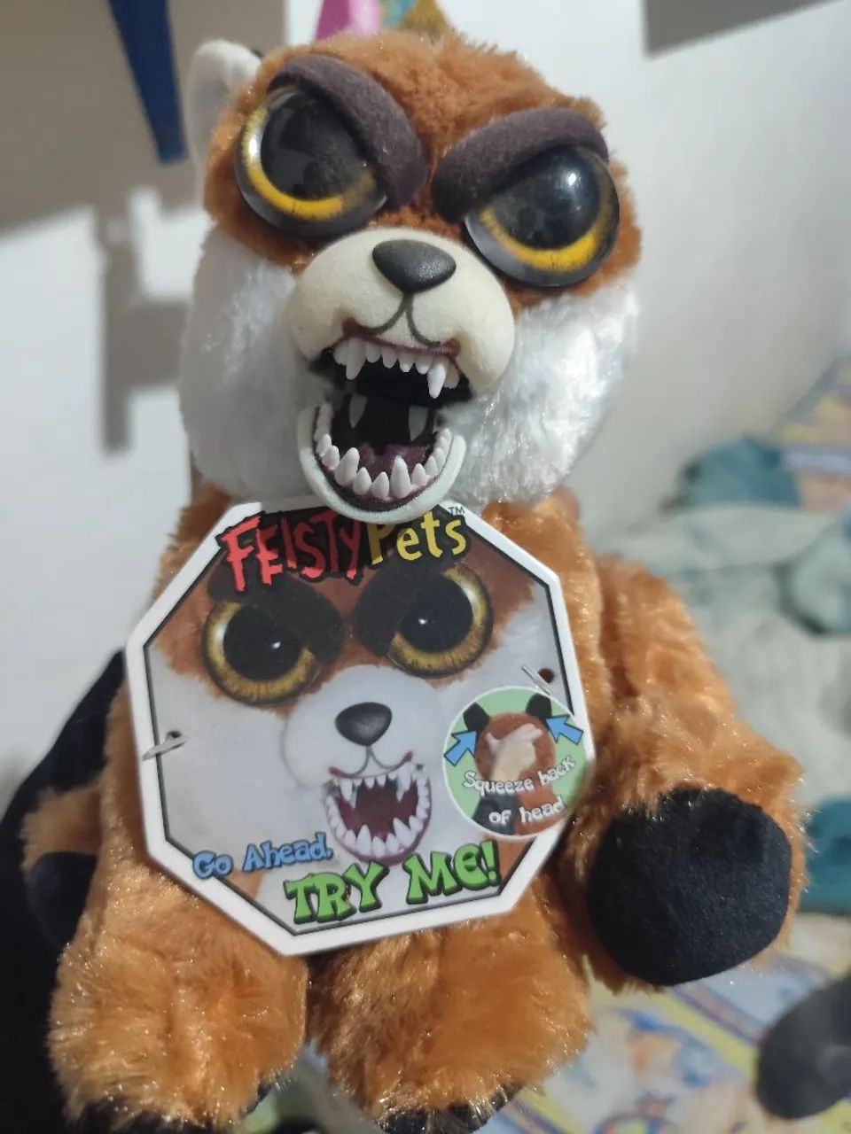 Raposa Feisty Pets com TAG 