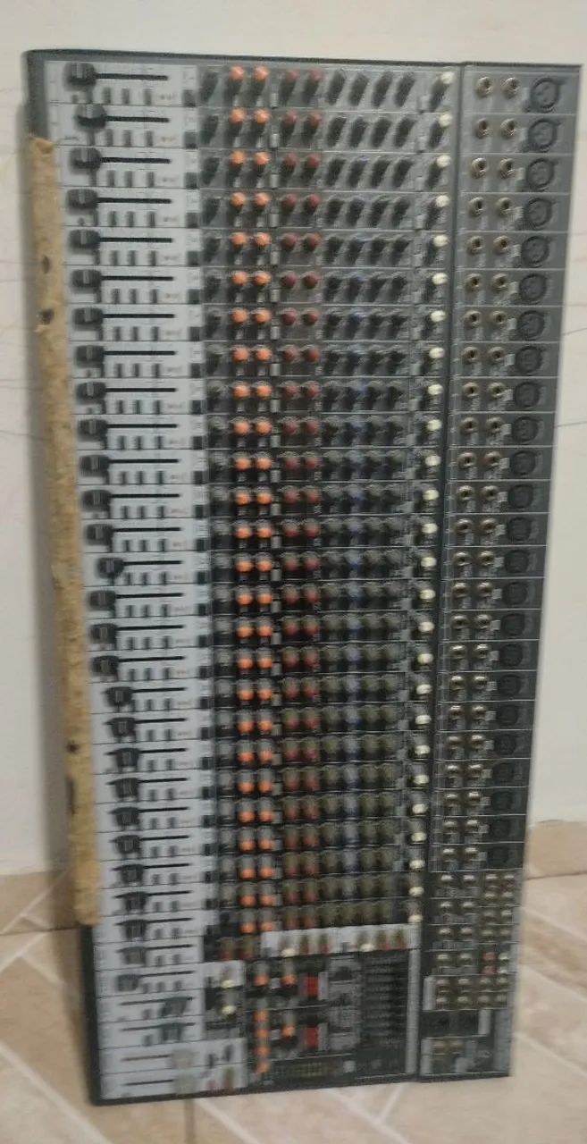 Vendo mesa de som 32 canais. - Foto 2