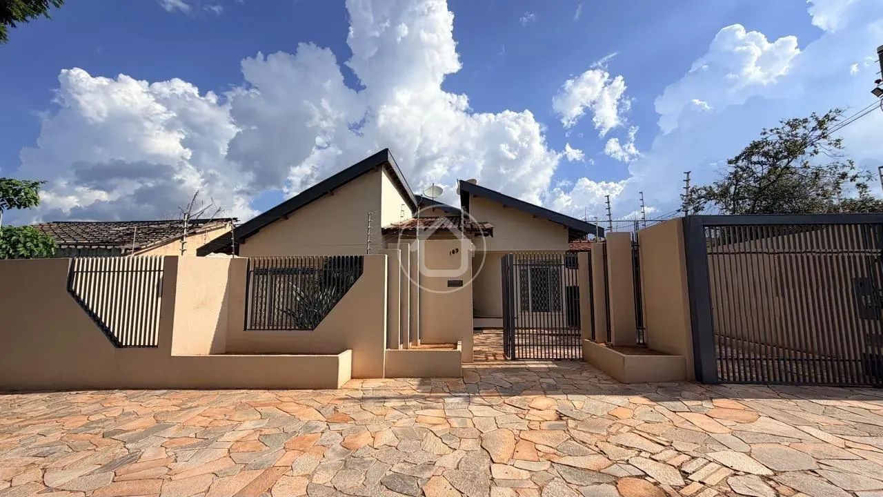 CASA 5 QUARTOS + SOBRADO NOS FUNDOS - PLANALTO