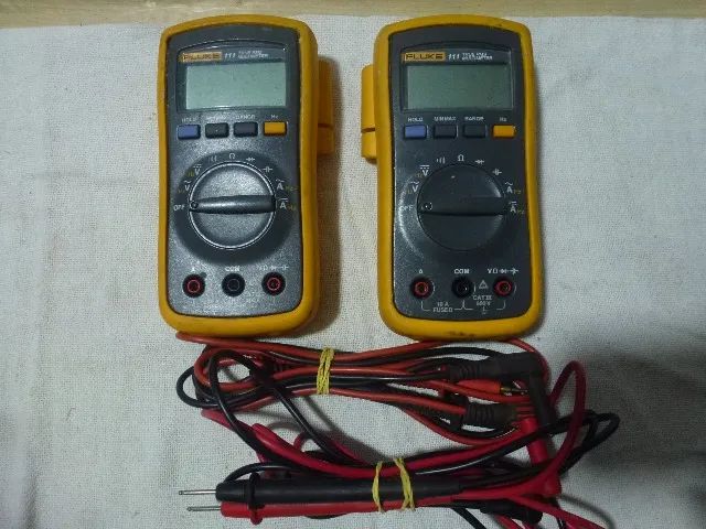 FLUKE 111 - Foto 3