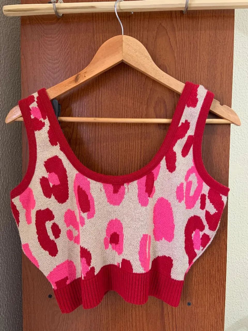 Cropped de tricô Trendy estampado - Tamanho M/G - Foto 3