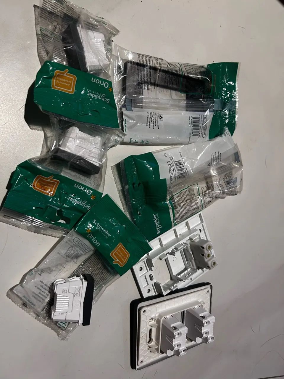 Tomadas e Interruptores  - Foto 3
