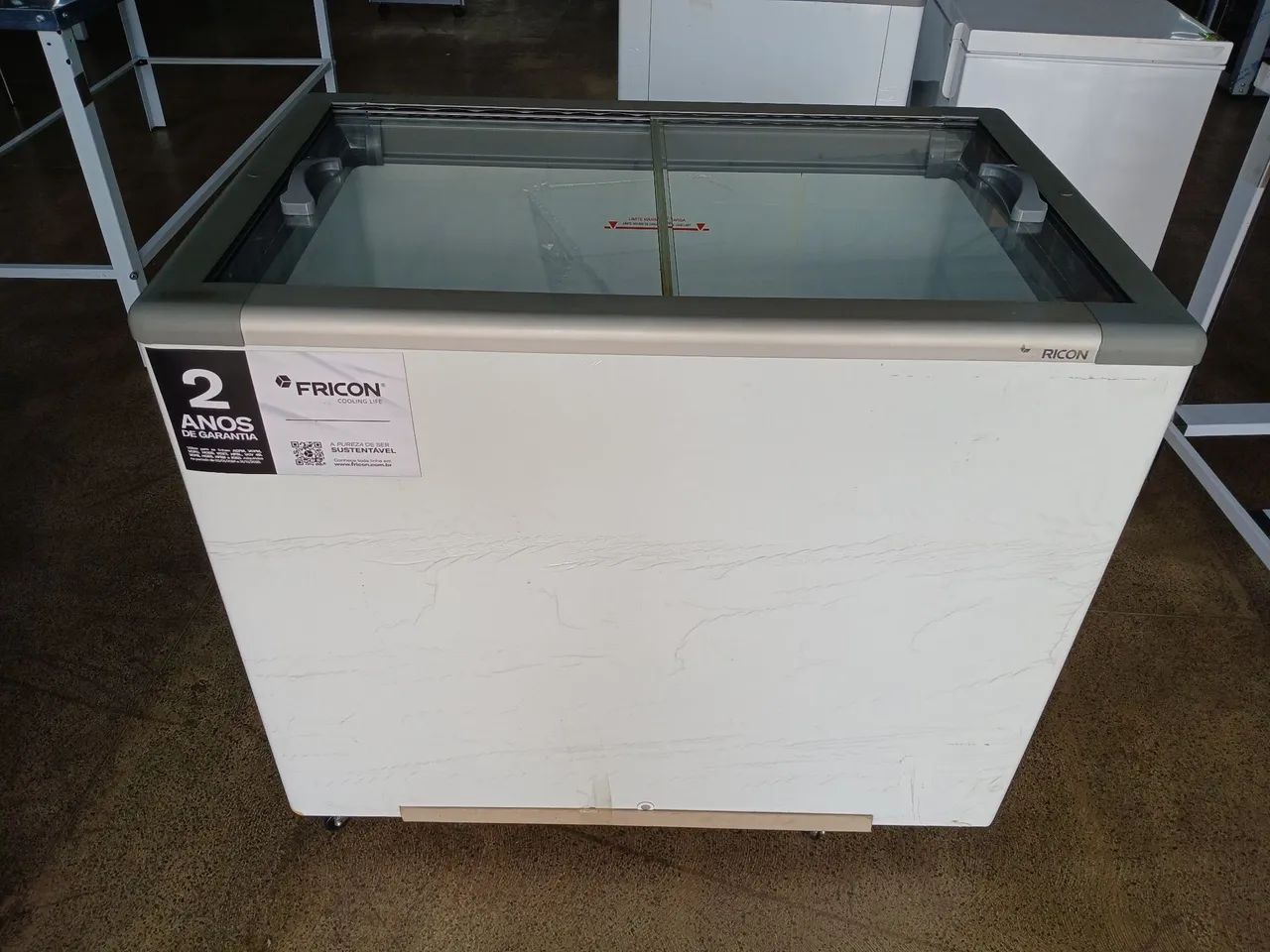 Freezer Horizontal portas de Vidro 311 Litros Fricon