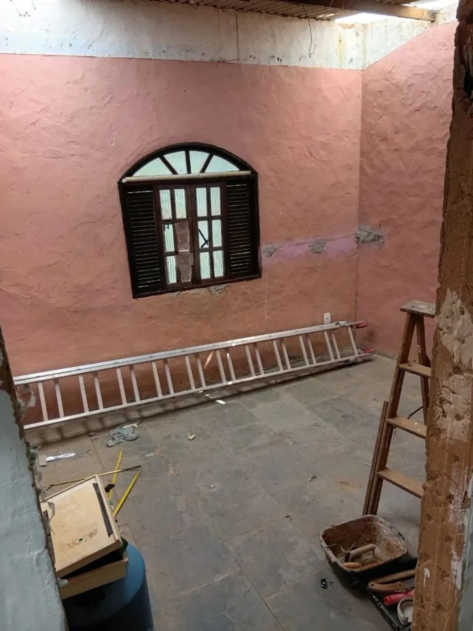 Casa a venda ,precisa de reformas. - Foto 2