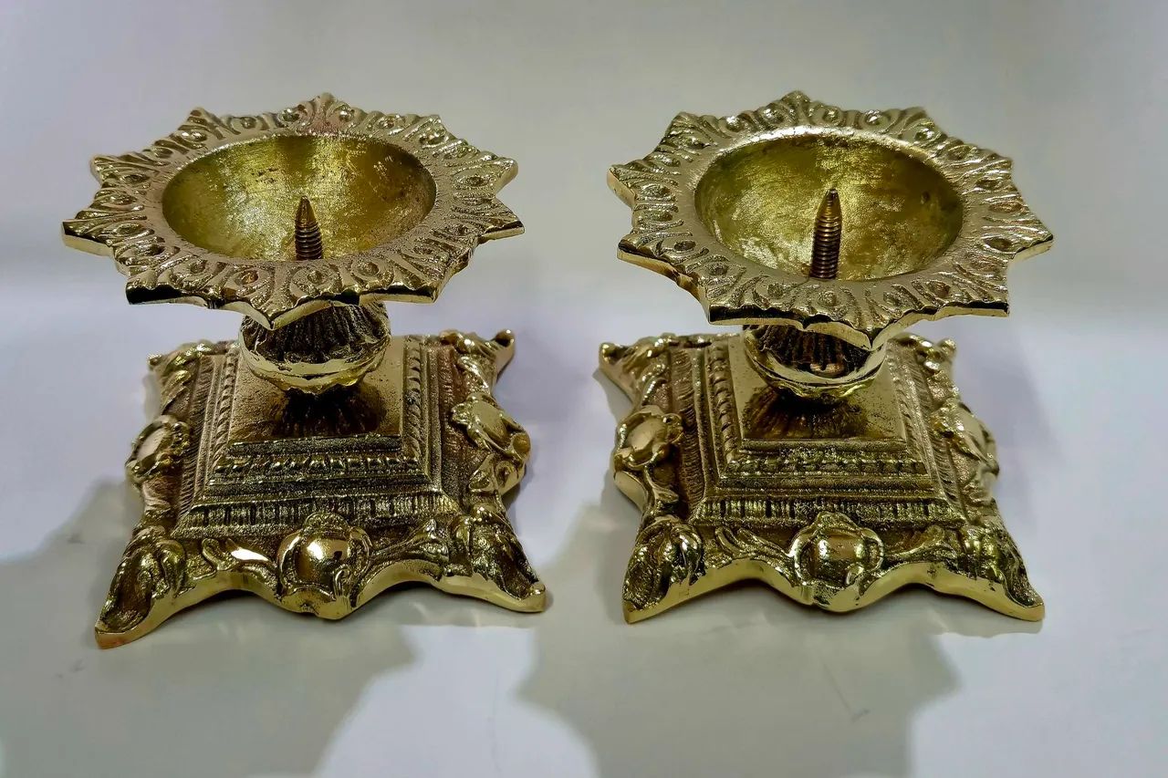 Porta velas em bronze antiguidades  - Foto 2
