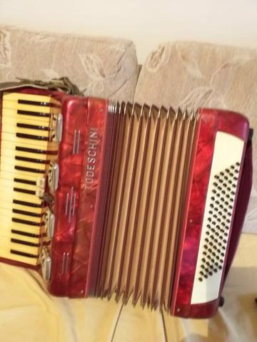 Acordeon Todeschini 80 baixos - Foto 2
