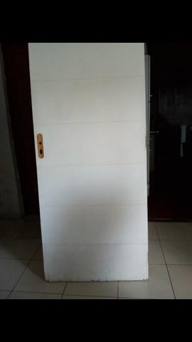 2- Portas de madeira com avarias embaixo pra levar logo ! - Foto 4