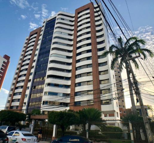 Apartamento no Guararapes - 192m² - 3 Suítes - 3 Vagas (AP0620)
