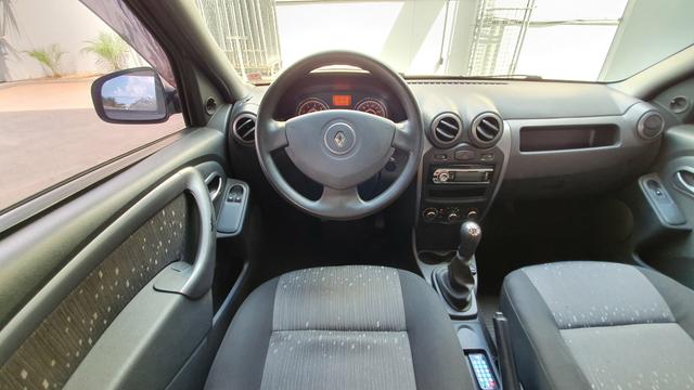 Renault Logan Expression 1.0 Hi-Flex 2012 Manual Completo - Foto 17