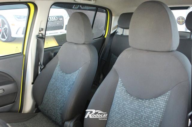 Fiat Uno Attractive Celebration 1.4 Amarelo - Foto 6