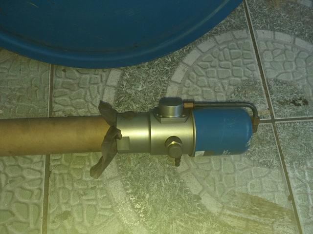 Bomba de graxa pneumática com a tampa do tonel - Foto 2