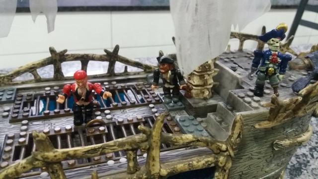 Navio Piratas Do Caribe - Versão Fantasma - Mega Bloks - Foto 2