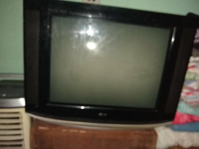 Vendo uma tv