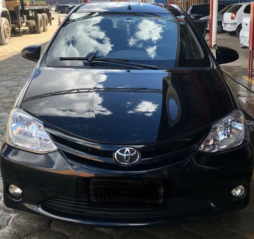 ETIOS Sedan Preto 1.5 X