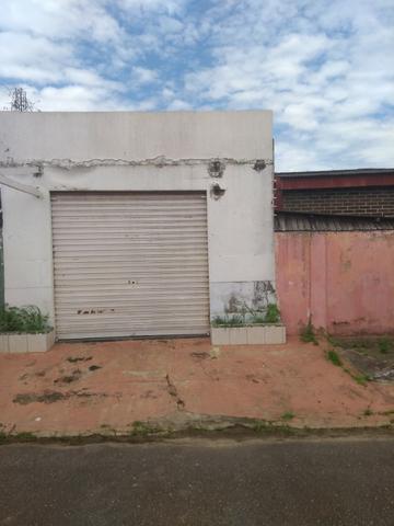 Alugo Casa no centro com espaco para comercio