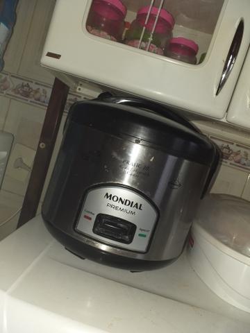 Panela de arroz usada pouca vezes