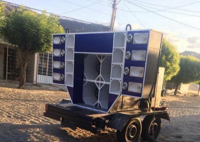 Vendo paredão de som completo!!!