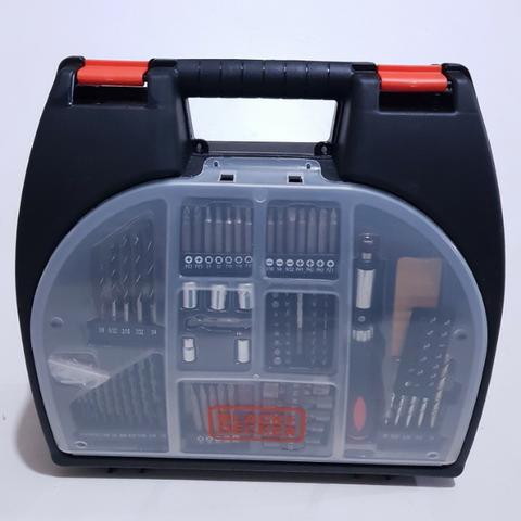 Kit Parafusadeira/Furadeira Black & Decker C/ Maleta Plástica+100 acessórios CD121K100