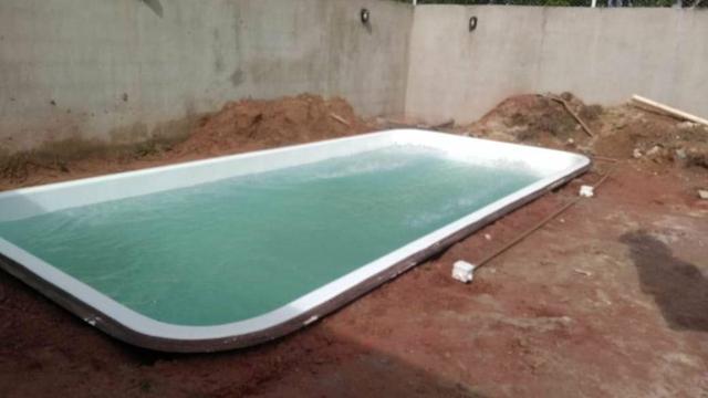 Piscinas instalada branca