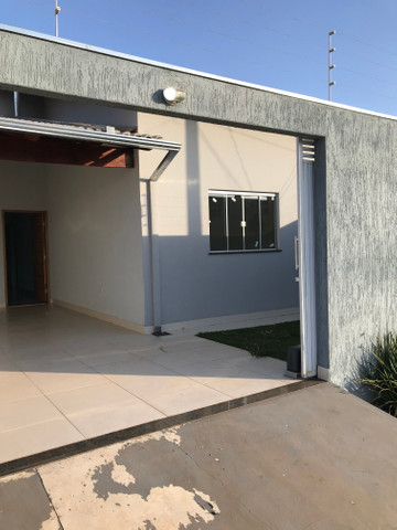 Linda casa no Jardim Itália com oportunidade única - Foto 2