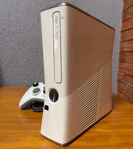 XBOX 360 Slim 4GB Branco  Zilion Games e Acessórios