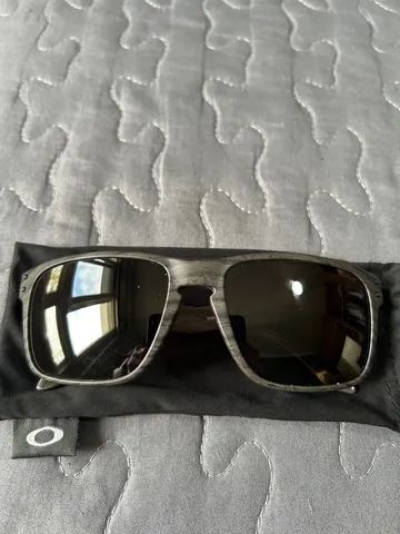 Oakley Holbrook 