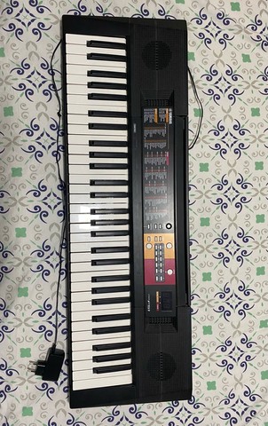 TECLADO YAMAHA PSR F51