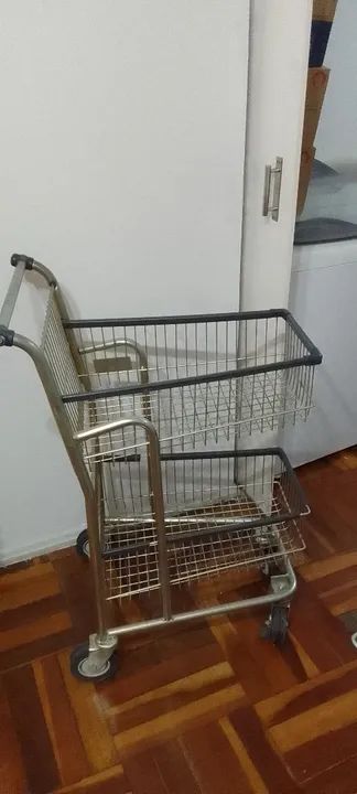 Carrinho de compras em ótimo estado