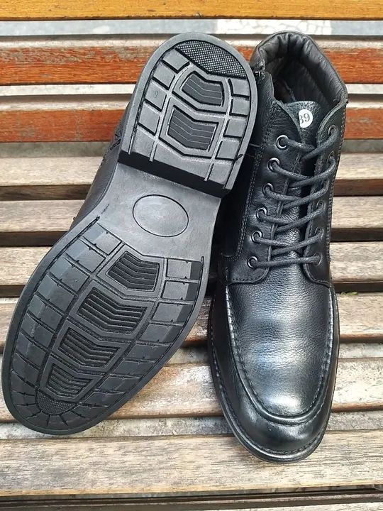Bota masculina MR Cat 44 em couro - Foto 4
