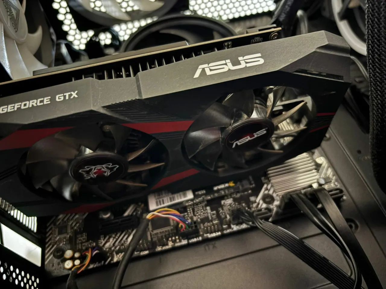 GTX 1050 TI - Foto 4