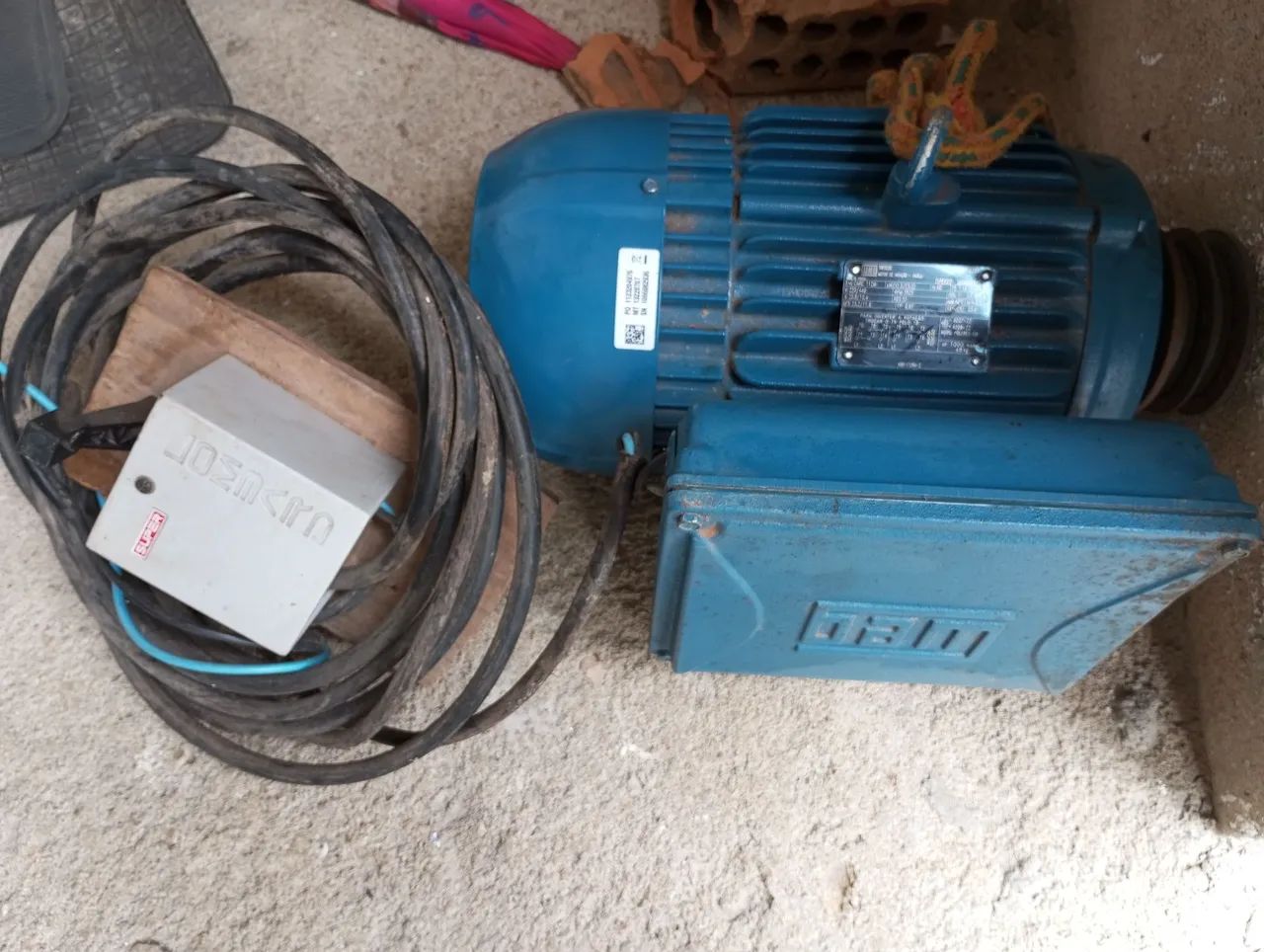 Motor elétrico 5cv Marca Weg 